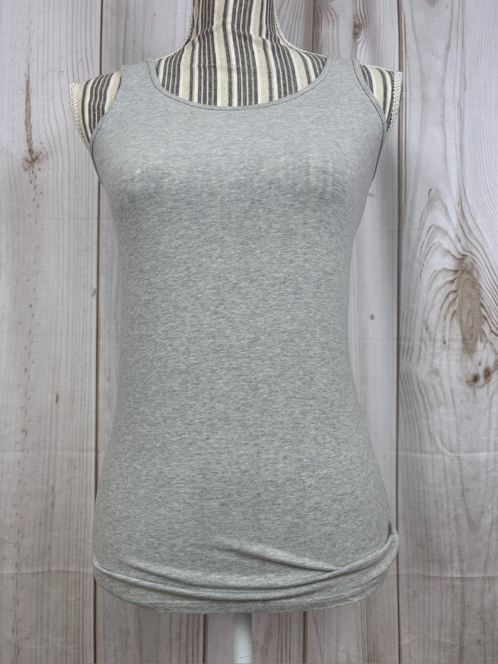 Duluth Trading Co Tank Top Lightweight Flattering Fit Sleeveless Gray Size Small